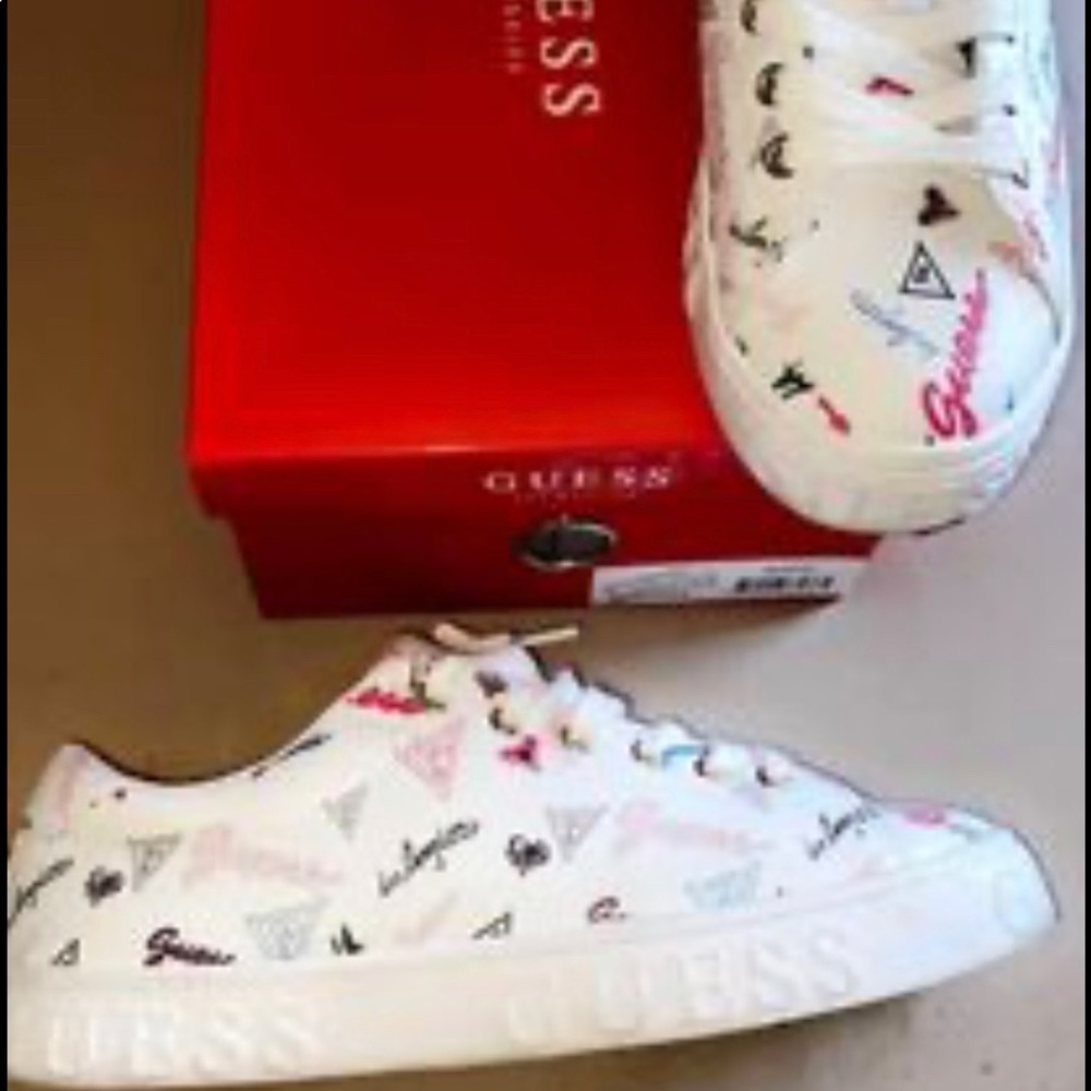 GUESS sneakers - Picture 2 of 3